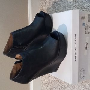 Steve Madden Wicked Booties Black size 9.5